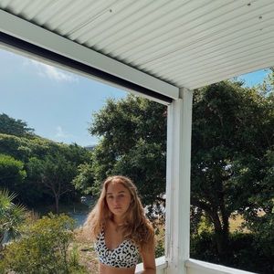 Meet your Posher, Lydia